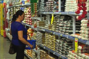 No Brasil supermercados têm alta de preços devido coronavírus 28/03/2020