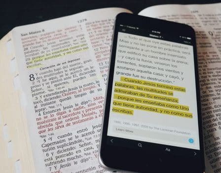 Top 5 aplicativos para ouvir a Bíblia no celular